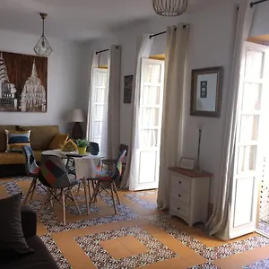 https://casa-del-mercado.hotelsincadiz.net